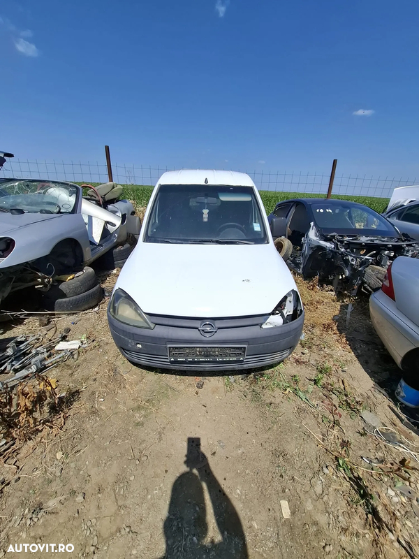 Dezmembrez Opel Combo