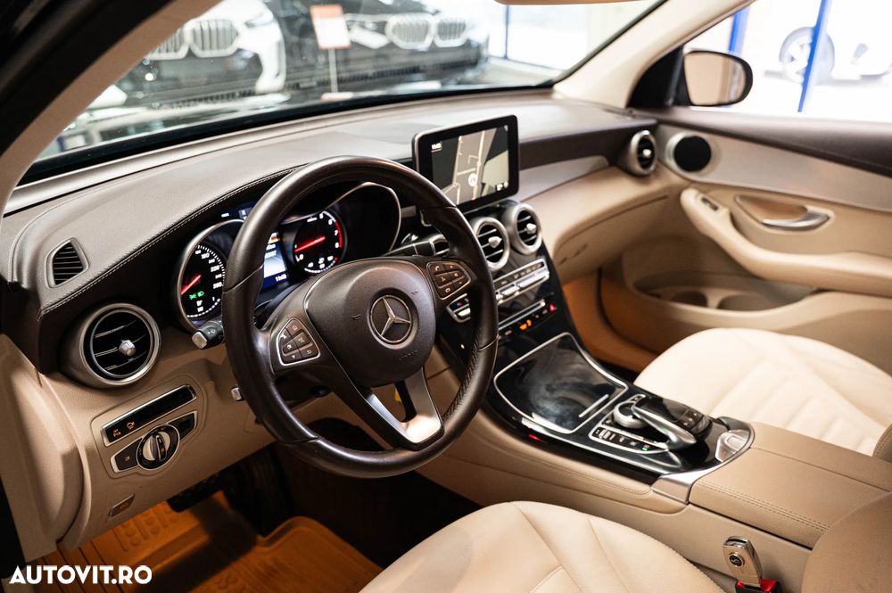 Mercedes-Benz GLC 250 4Matic 9G-TRONIC AMG Line - 6