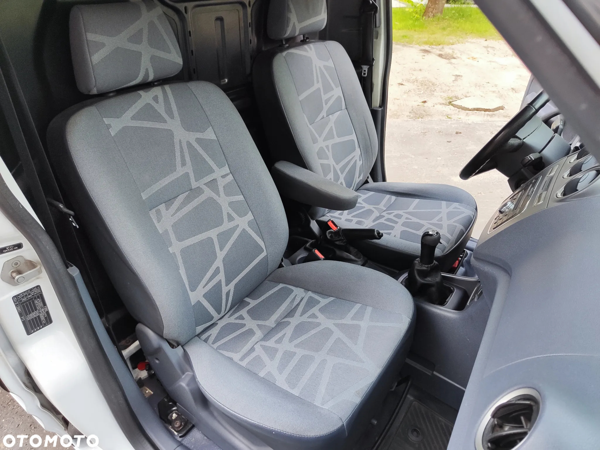 Ford Transit Connect - 17