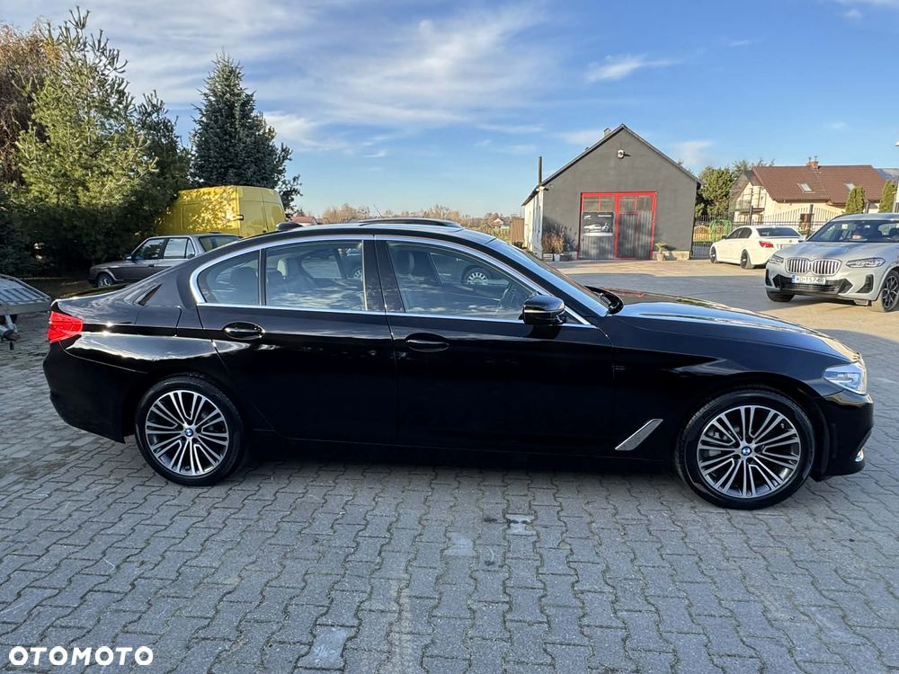 BMW Seria 5 530i Sport Line - 25