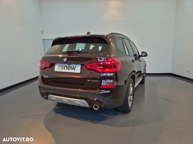 BMW X3 xDrive20i AT Luxury Line - 3