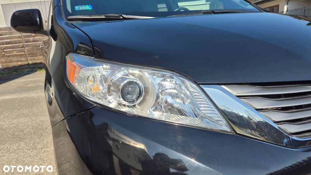 Toyota Sienna - 13