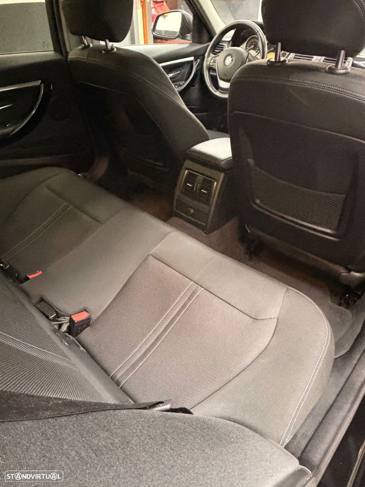 BMW 330 e iPerformance Line Luxury - 33