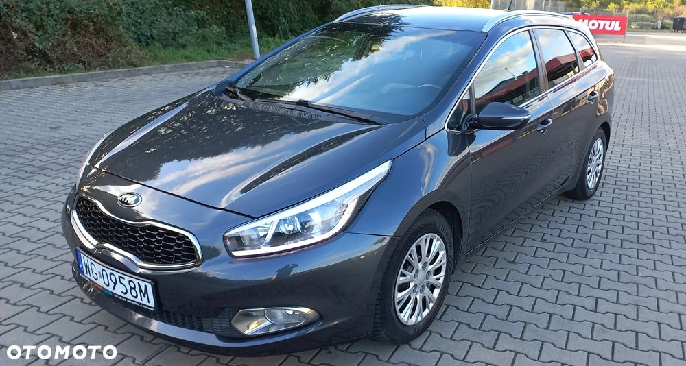 Kia Ceed 1.6 GDI Dream-Team Edition - 1