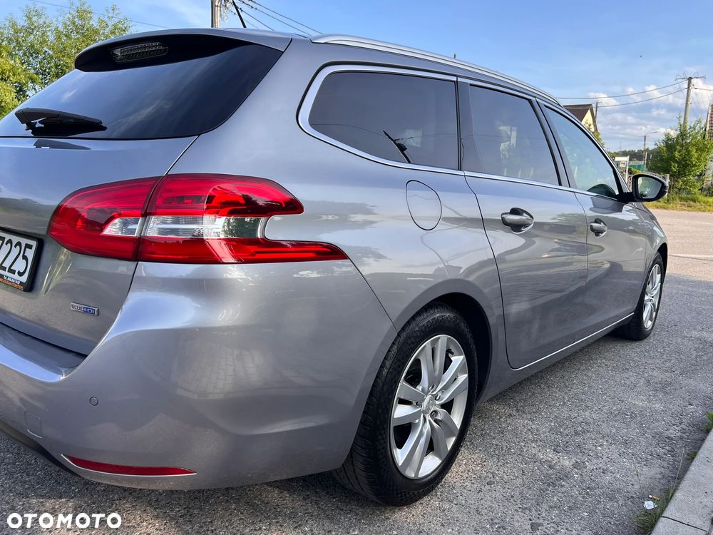 Peugeot 308 SW 1.6 BlueHDi Allure S&S - 17