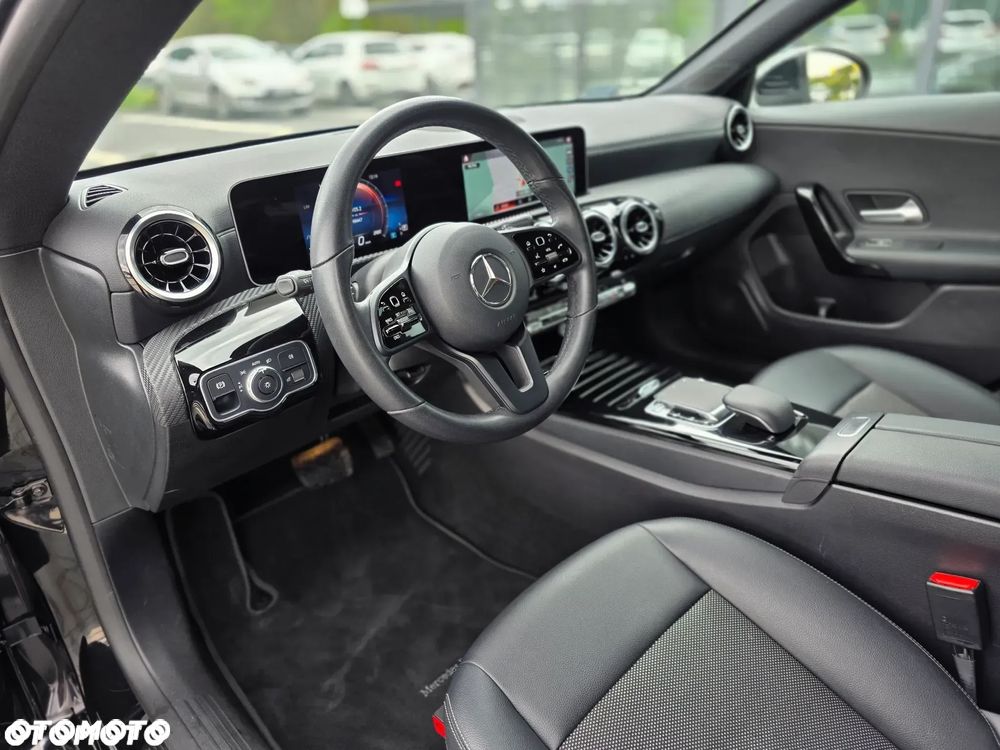 Mercedes-Benz CLA 200 AMG Line 7G-DCT - 17