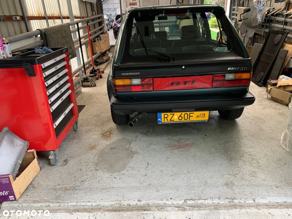 Volkswagen Golf 1.8 GTI - 14