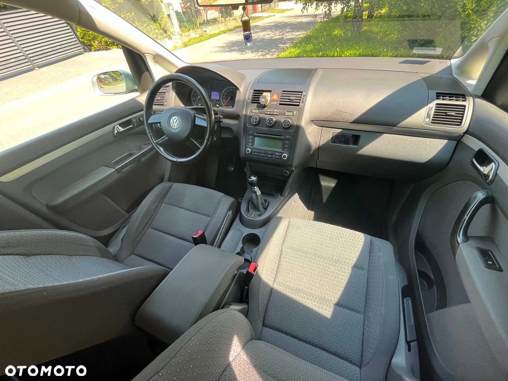 Volkswagen Touran - 5