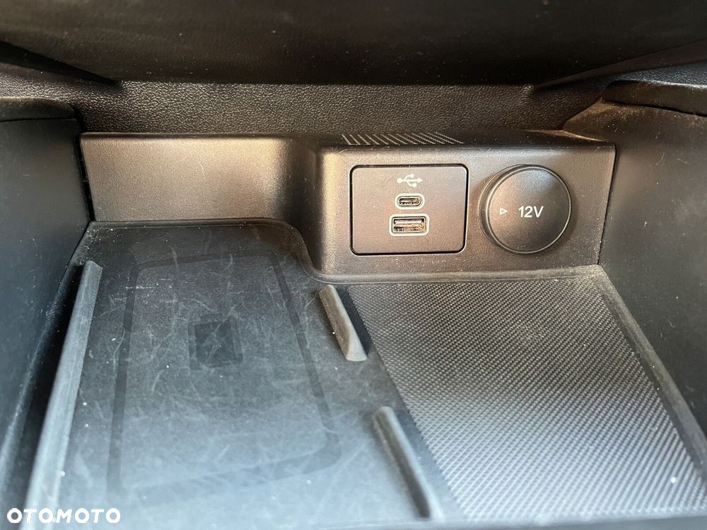 Ford Kuga - 31