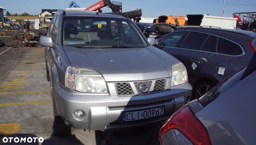 Auto na części - Nissan X-Trail I T30 2.2 DCI 136 KM YD22ETI 32010EQ068 KY0 2001R Silnik Skrzynia Drzwi Maska Klapa Zderzak Błotnik Lusterko Szyba Lampa Deska Kokpit Sterownik Moduł Czujnik Licznik Panel Kierownica - 7