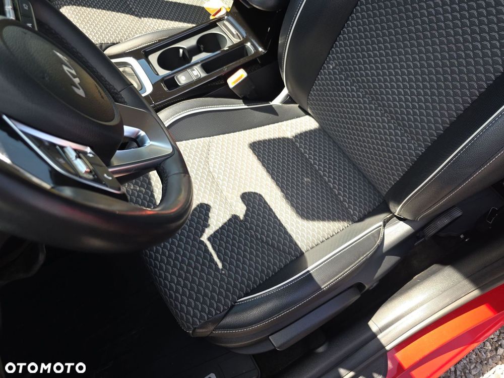 Kia Ceed - 12