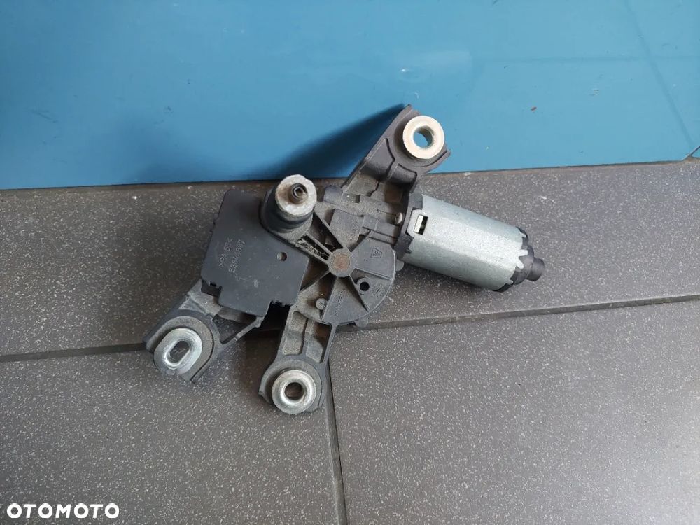 Silniczek wycieraczki tył VW Passat B6 - 2