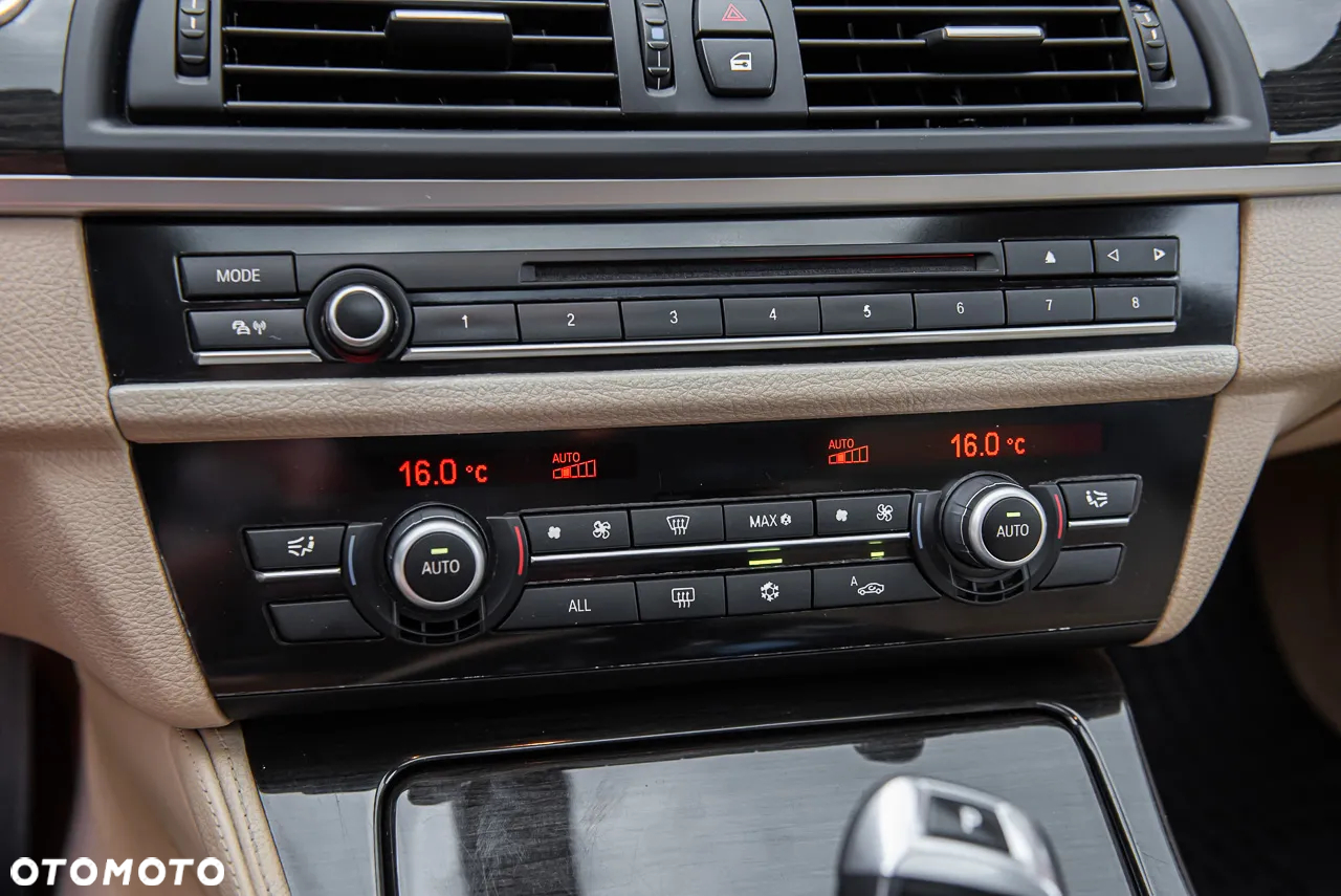 BMW Seria 5 520d Luxury Line - 26