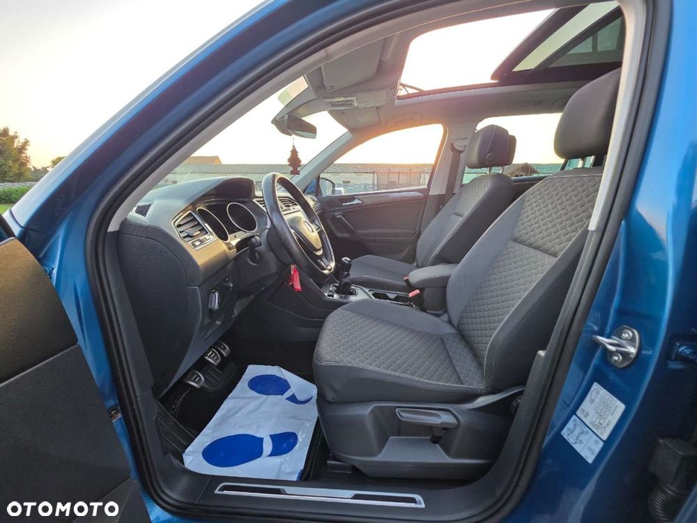 Volkswagen Touran - 10