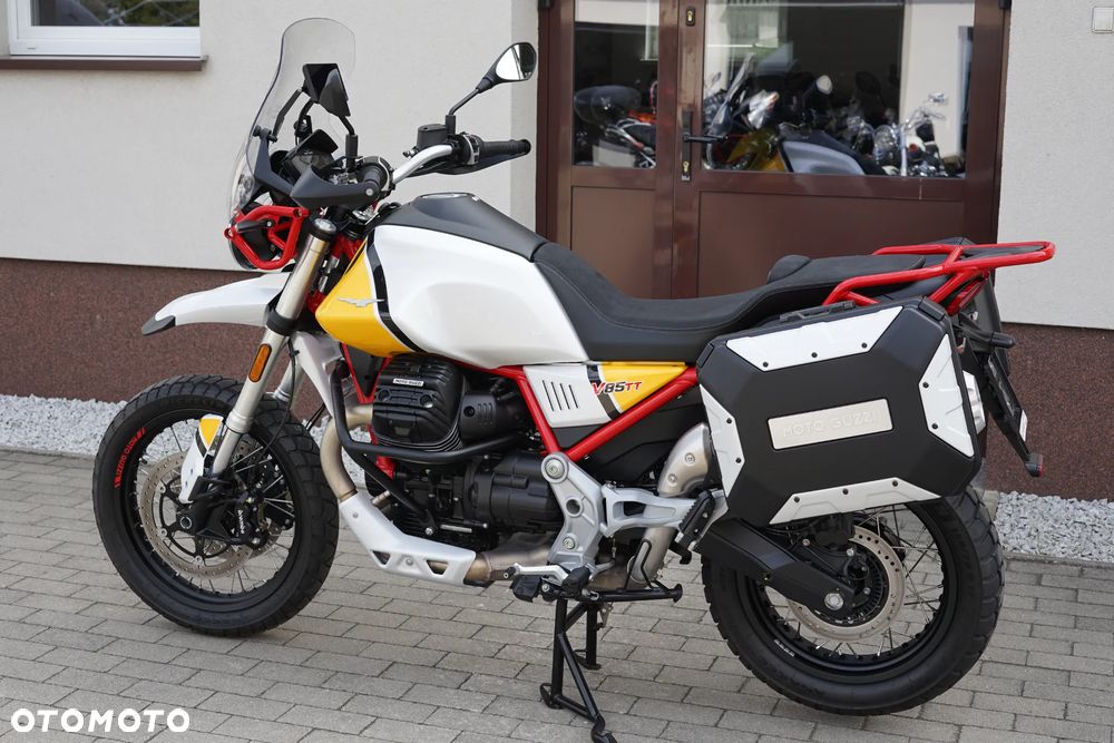 Moto Guzzi V85 - 19