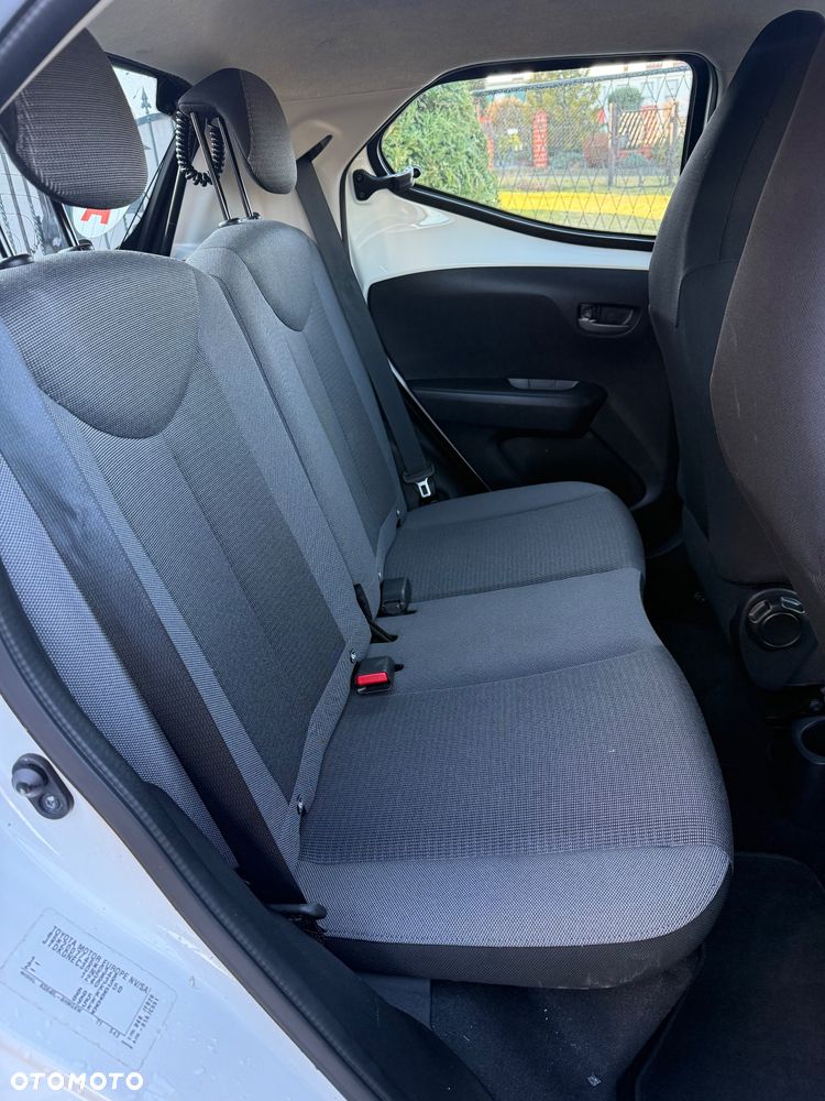 Toyota Aygo x-play connect - 17