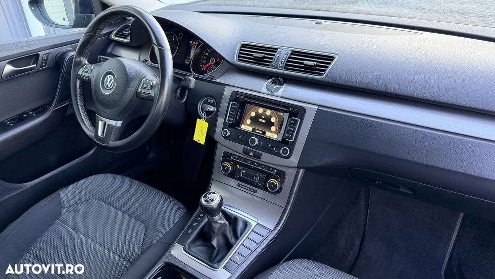 Volkswagen Passat Variant 2.0 TDI BlueMotion Technology DPF Comfortline - 6