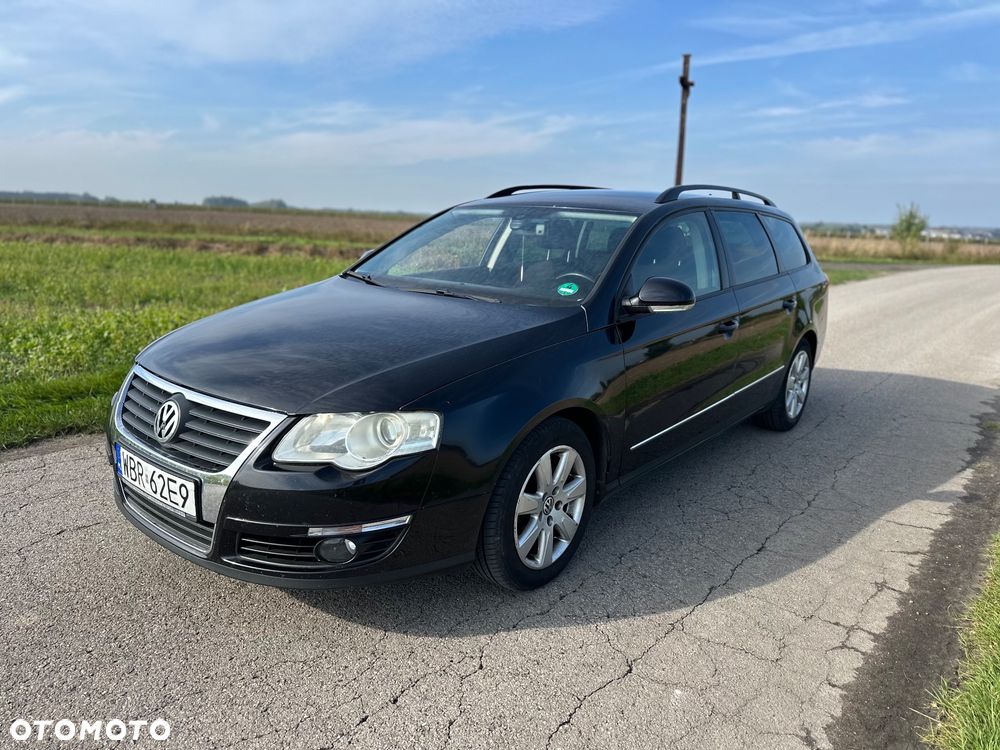 Volkswagen Passat - 1