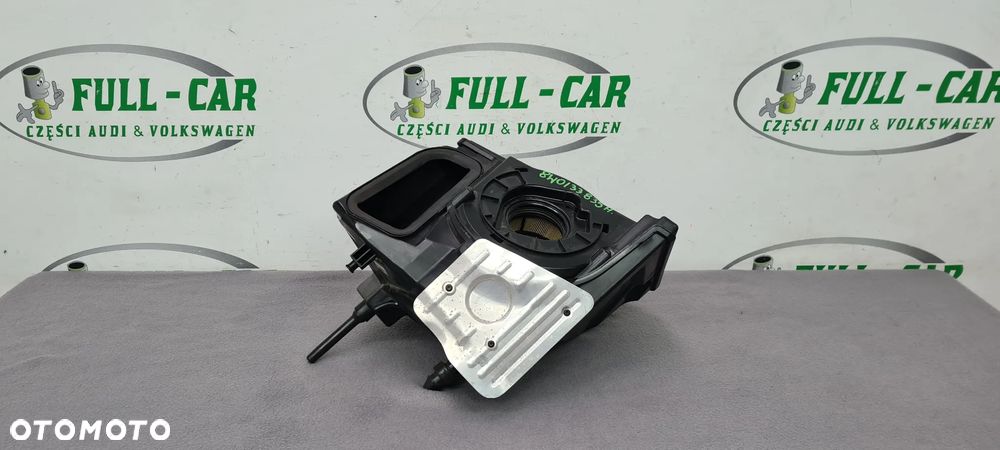AUDI  OBUDOWA FILTRA POWIETRZA 8W0133835H - 1