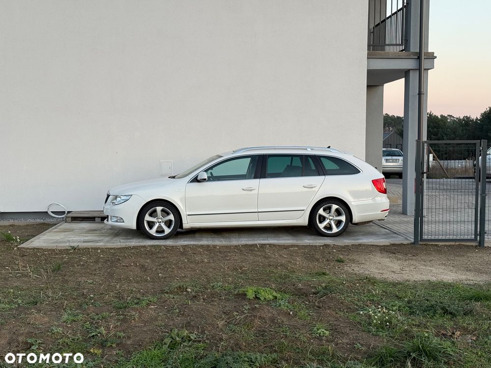 Skoda Superb 2.0 TDI L&K DSG - 14