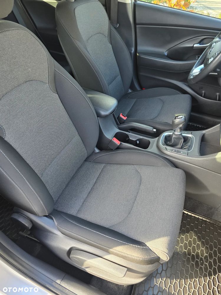 Hyundai i30 1.5 DPI Smart - 26