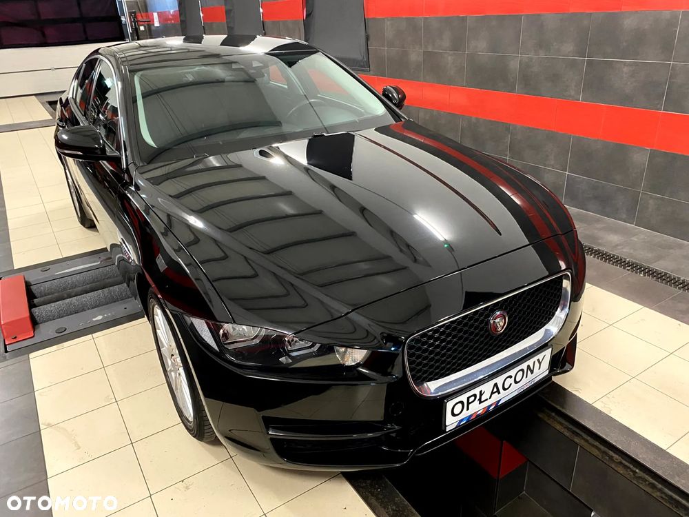 Jaguar XE 2.0 D Prestige - 4
