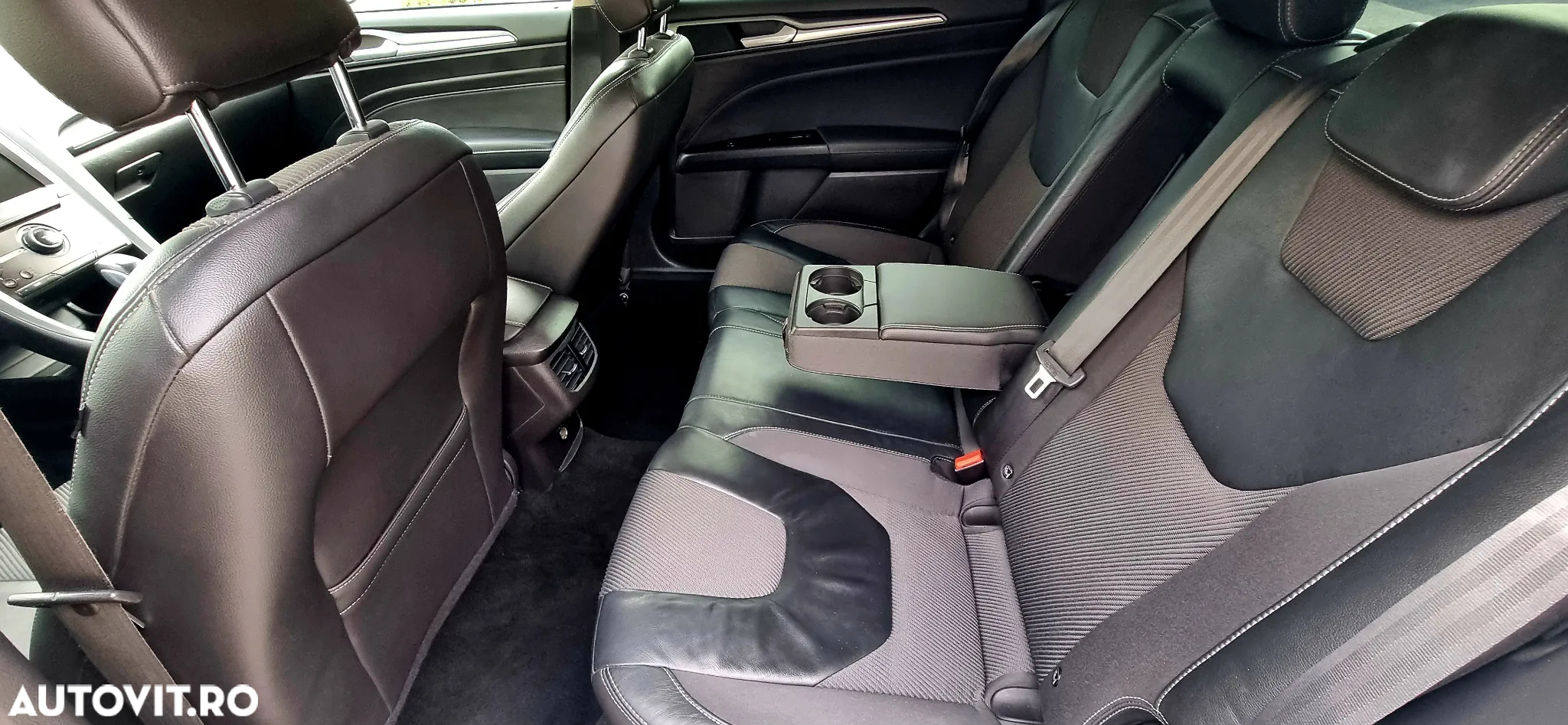 Ford Mondeo 2.0 TDCi Powershift Titanium - 16
