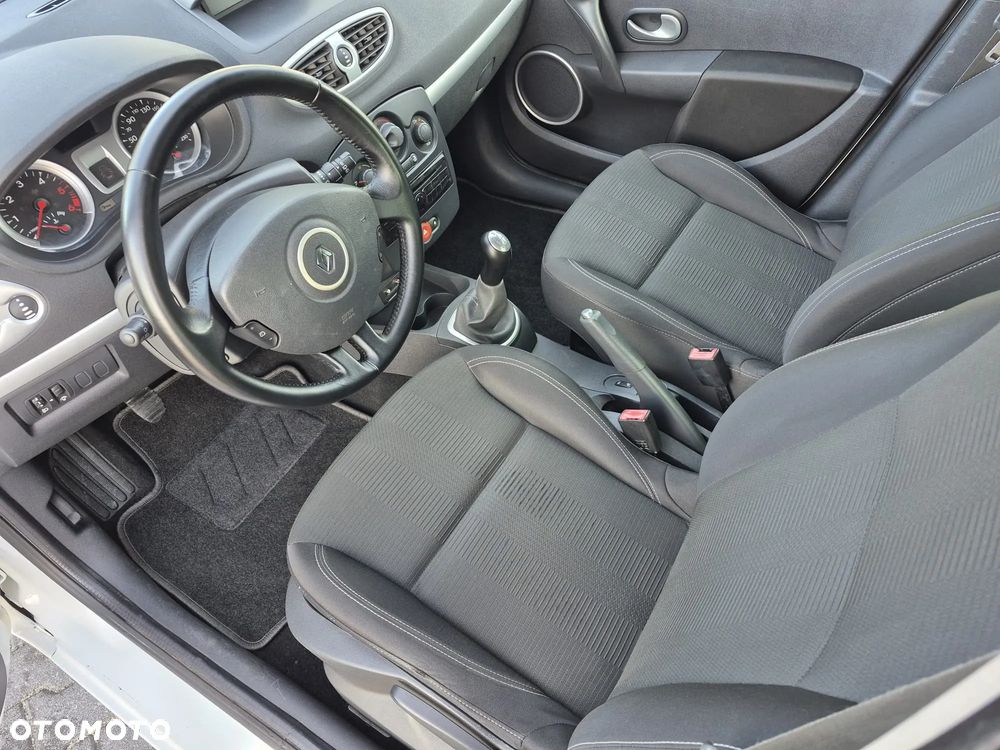 Renault Clio 1.5 dCi Dynamique - 9