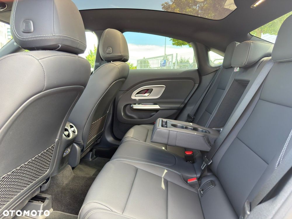 Mercedes-Benz CLA 200 mHEV 8G-DCT - 27