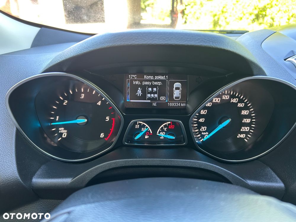 Ford Kuga 2.0 TDCi 2x4 Titanium - 19