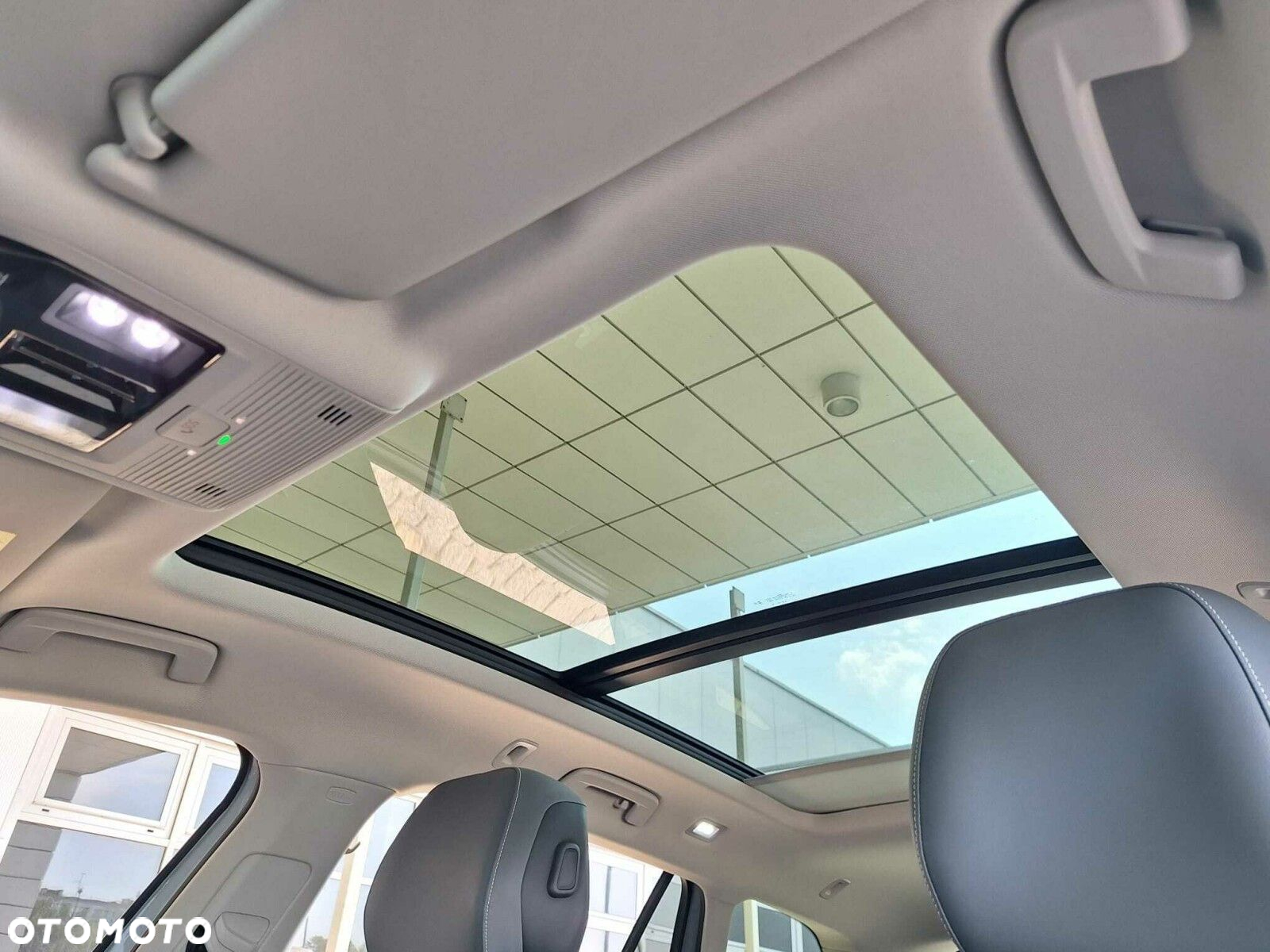 Volkswagen Passat 2.0 TDI SCR Elegance DSG - 23