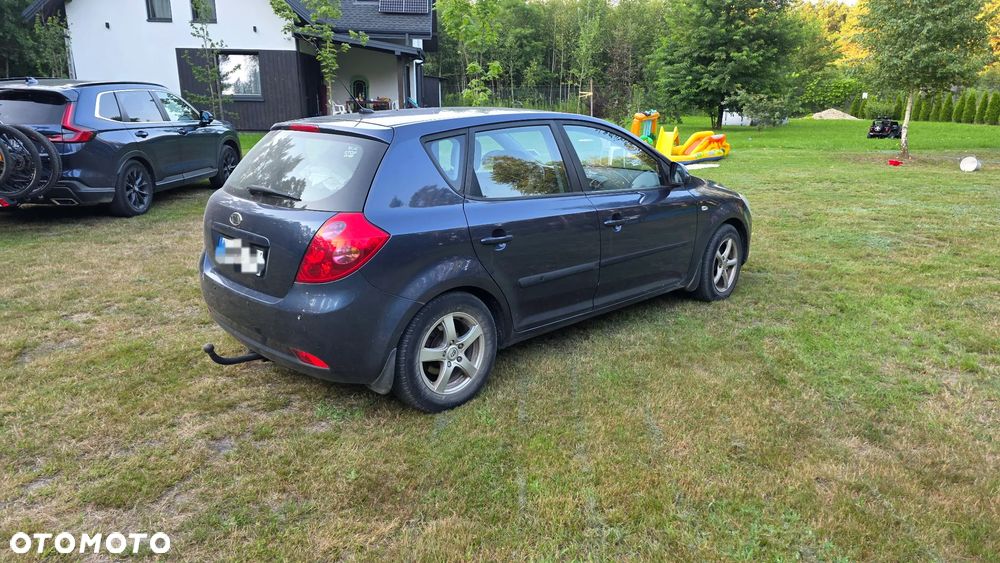 Kia Ceed 1.6 Crdi Comfort + - 4