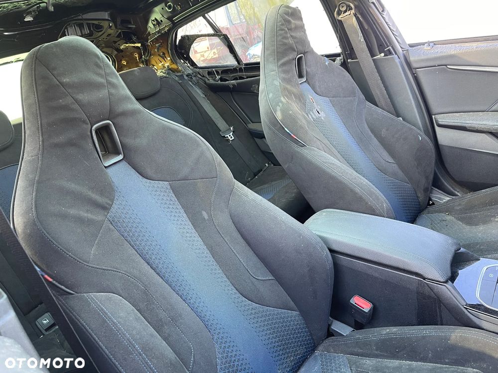 BMW Seria 1 118i Edition M Sport Shadow - 16