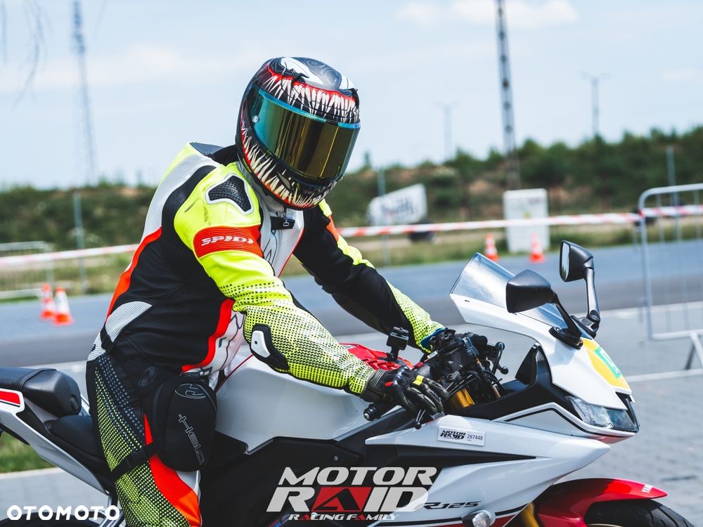 Yamaha YZF - 20