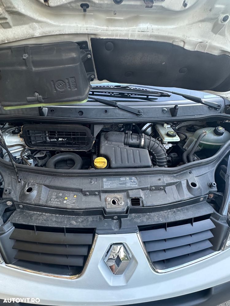 Renault Trafic - 13