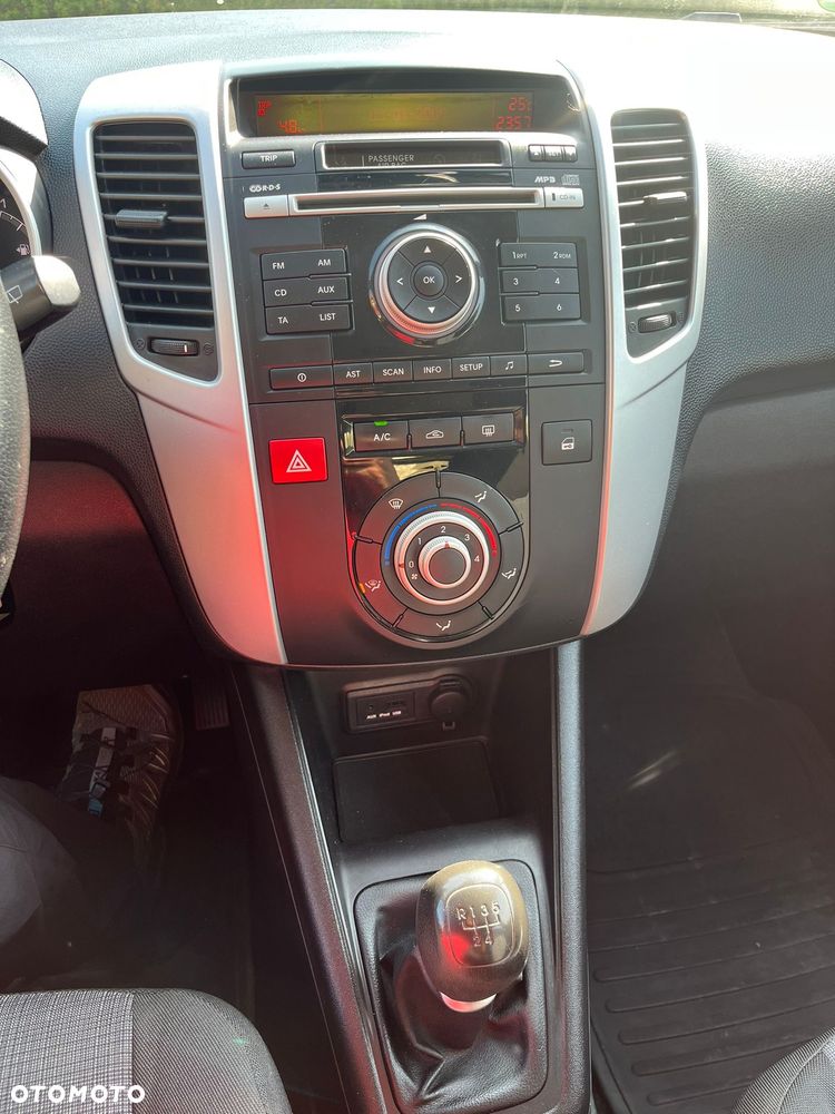Kia Venga - 11