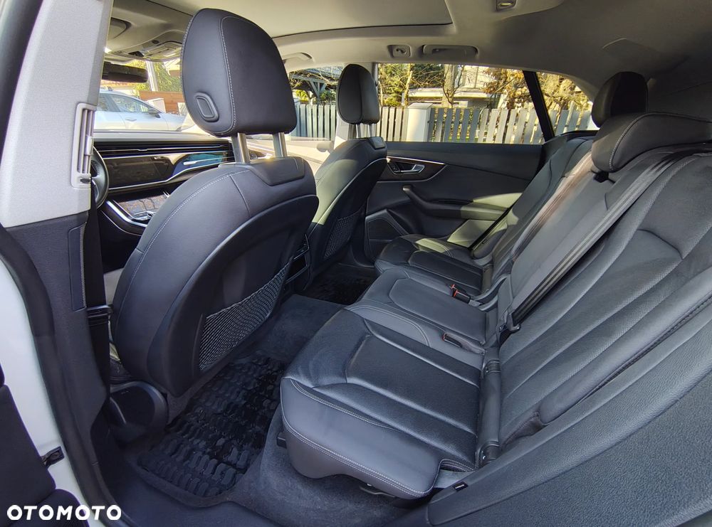 Audi Q8 55 TFSI mHEV Quattro Tiptronic - 25