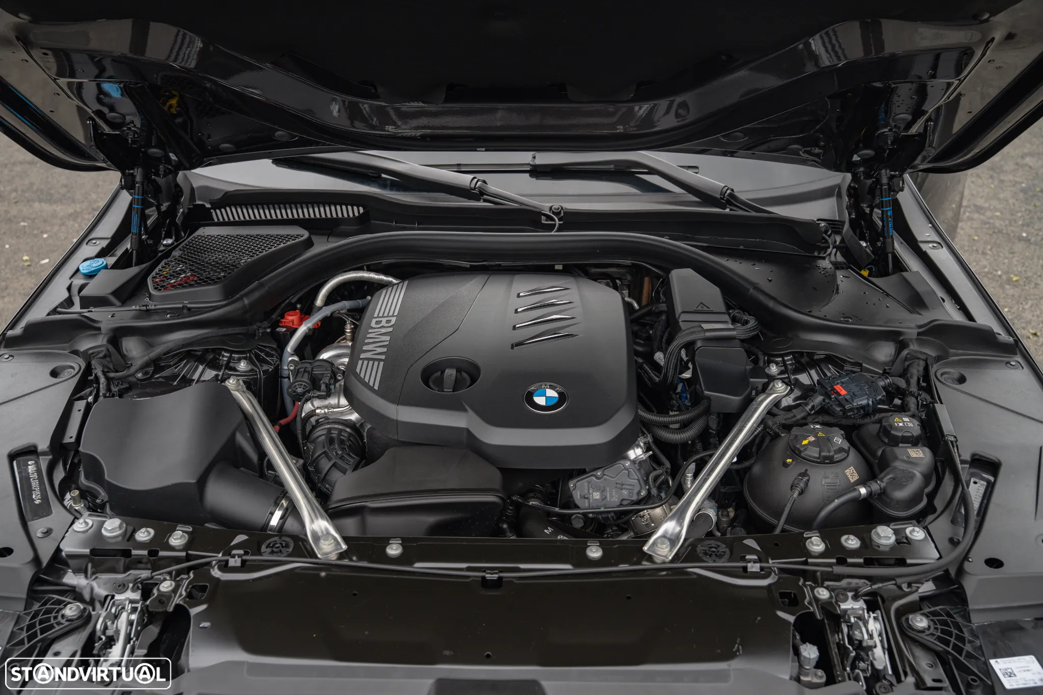 BMW 520 d Pack Desportivo M - 15