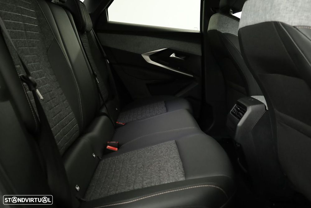 Peugeot 3008 1.2 Hybrid Allure e-DCS6 - 19