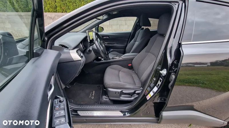 Toyota C-HR 1.2 Turbo Team Deutschland - 34