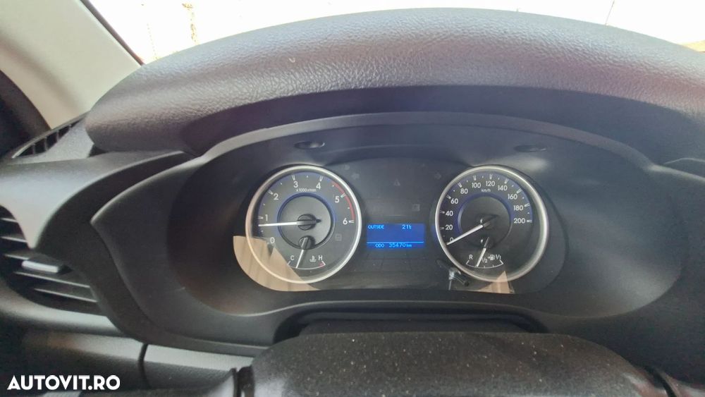 Toyota Hilux - 10