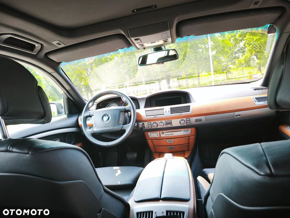 BMW Seria 7 745d - 12