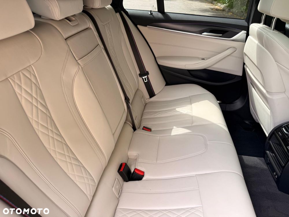 BMW Seria 5 530i xDrive mHEV M Sport sport - 17