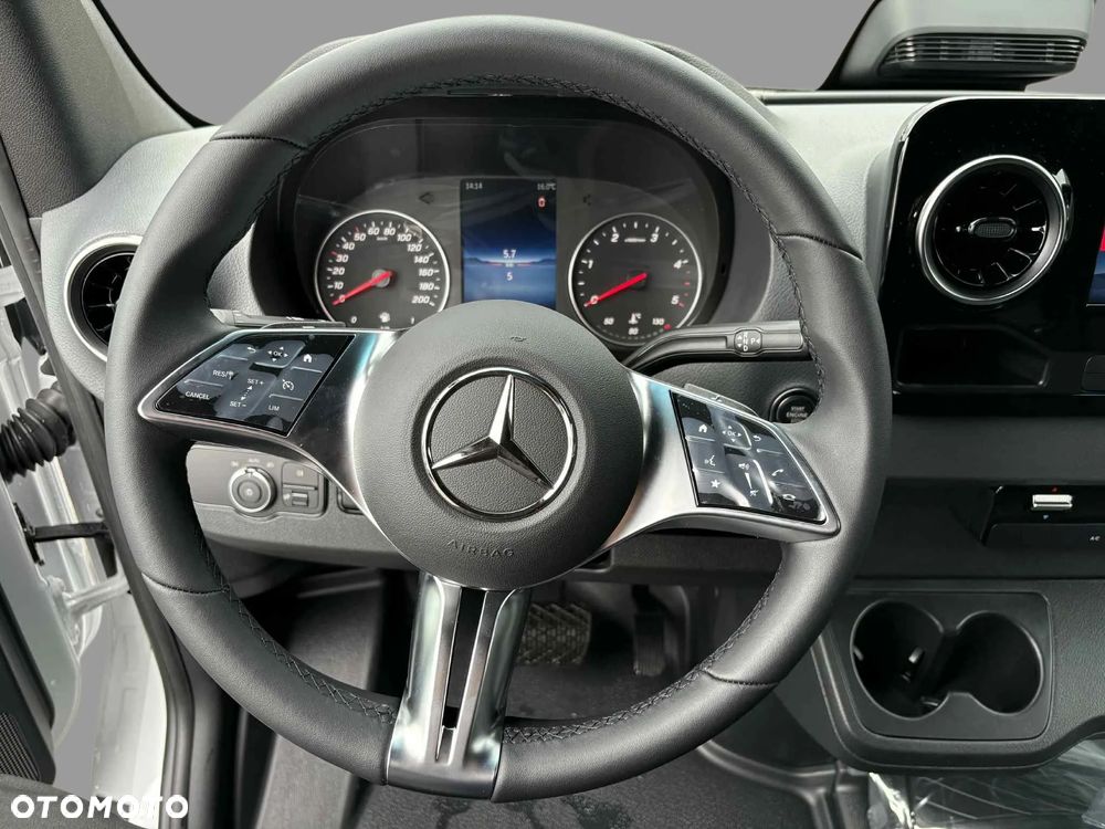 Mercedes-Benz Sprinter - 4