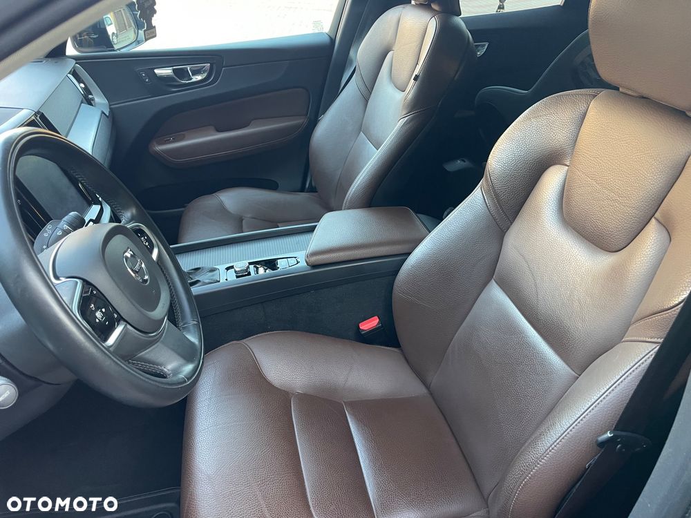 Volvo XC 60 T6 AWD Momentum - 9