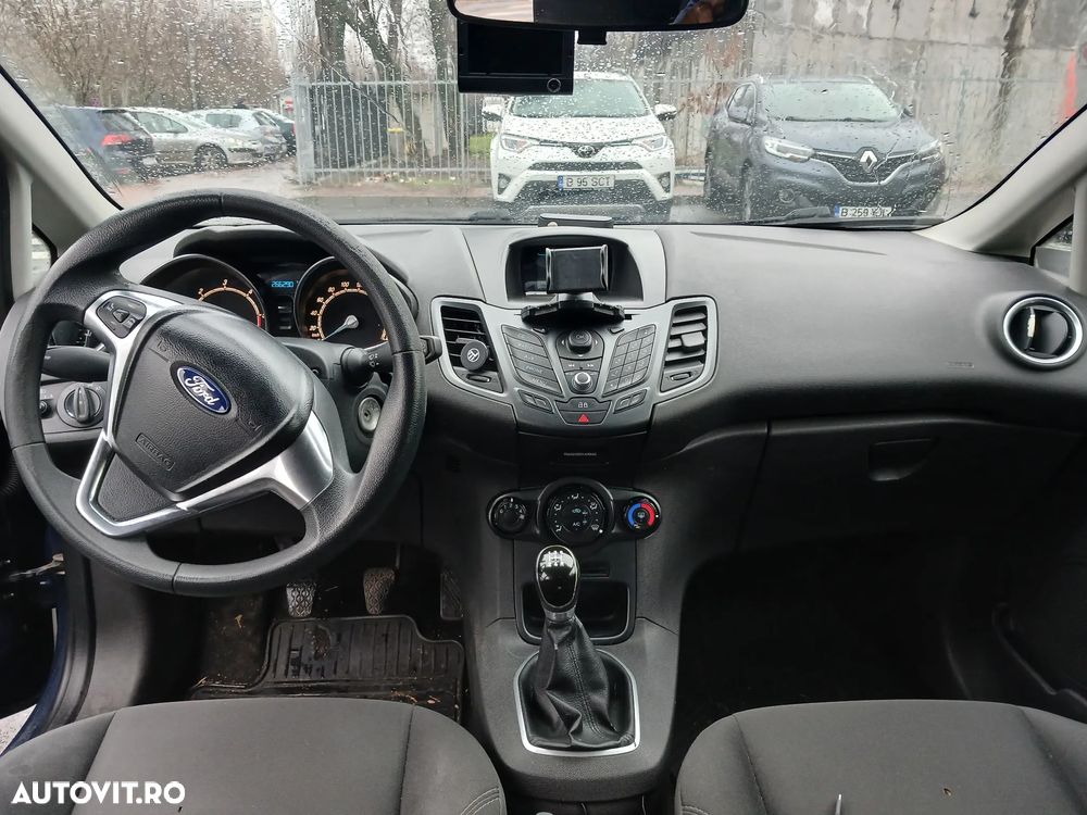 Ford Fiesta 1.5 TDCi DPF Titanium - 24
