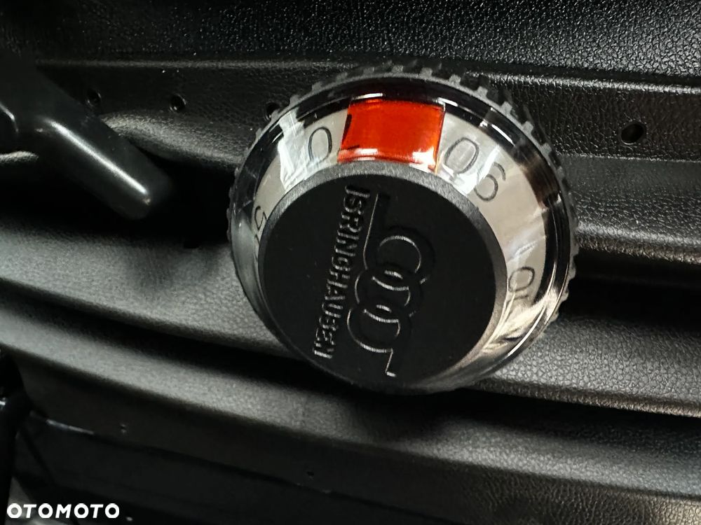 Mercedes-Benz Sprinter - 16