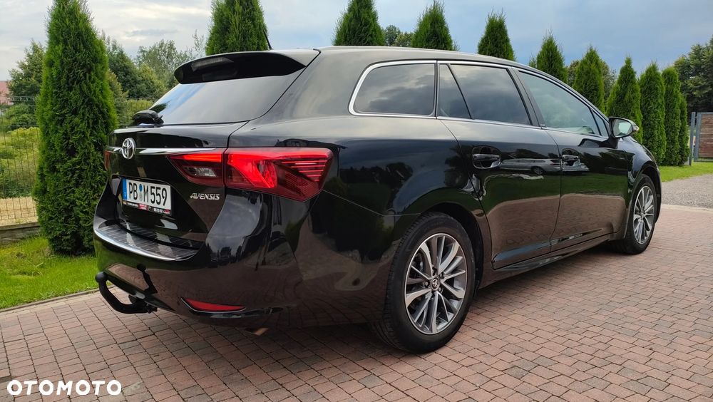 Toyota Avensis 2.0 D-4D Premium - 19