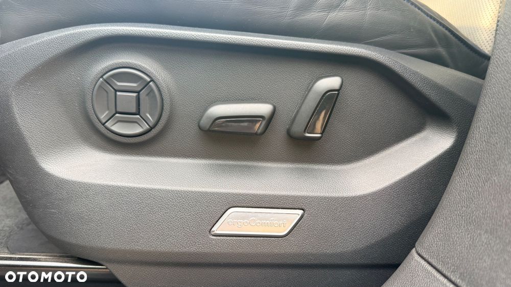 Volkswagen Touareg - 13