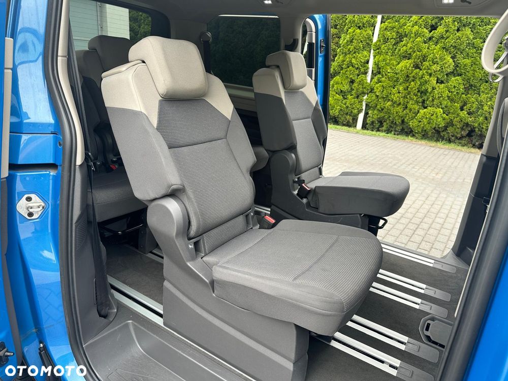 Volkswagen Multivan - 12